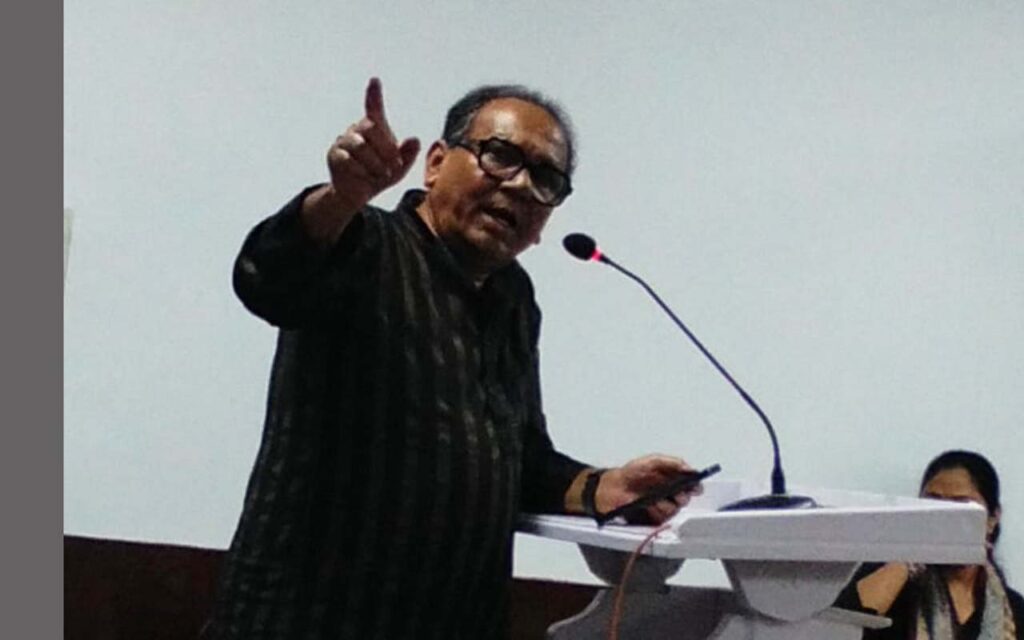 संबोधित करते डॉ शकील